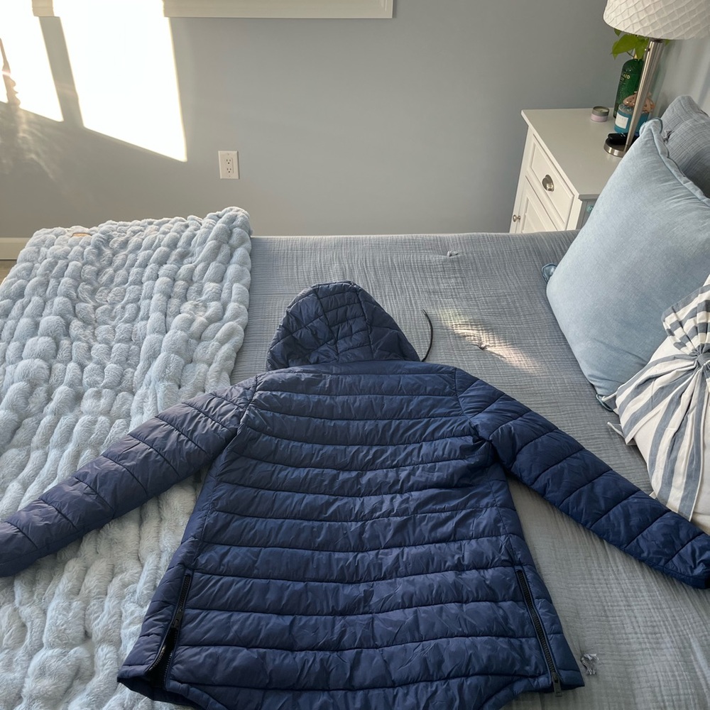 Moose Knuckles Navy Puffer Jacket - Picture 8 of 10